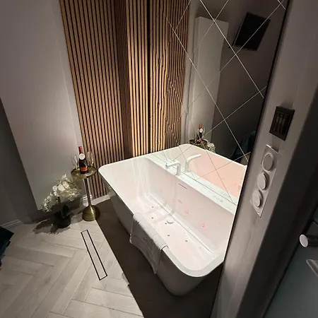 Dasto Jacuzzi Old Town